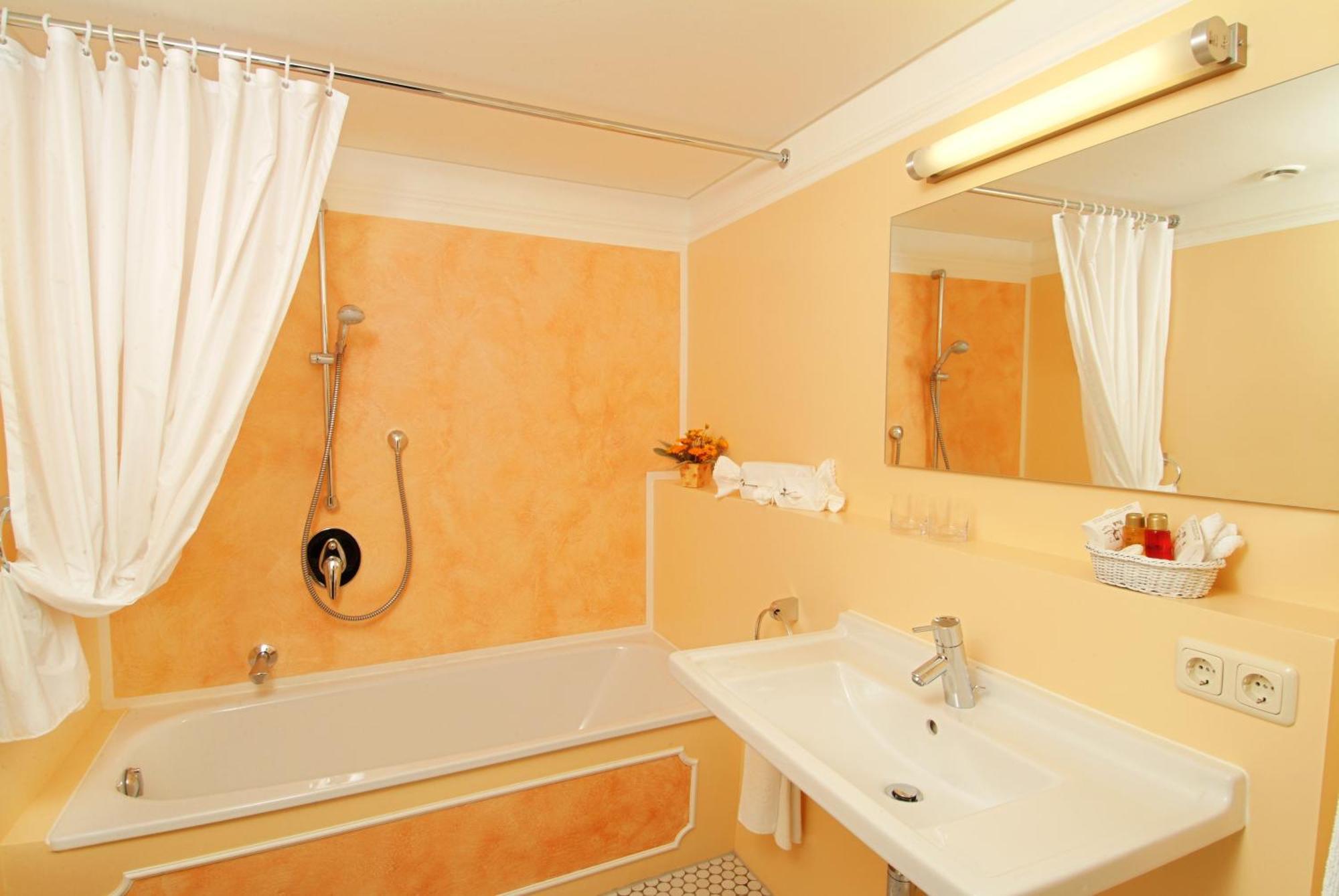 Hotel Leicht Biebelried Zewnętrze zdjęcie