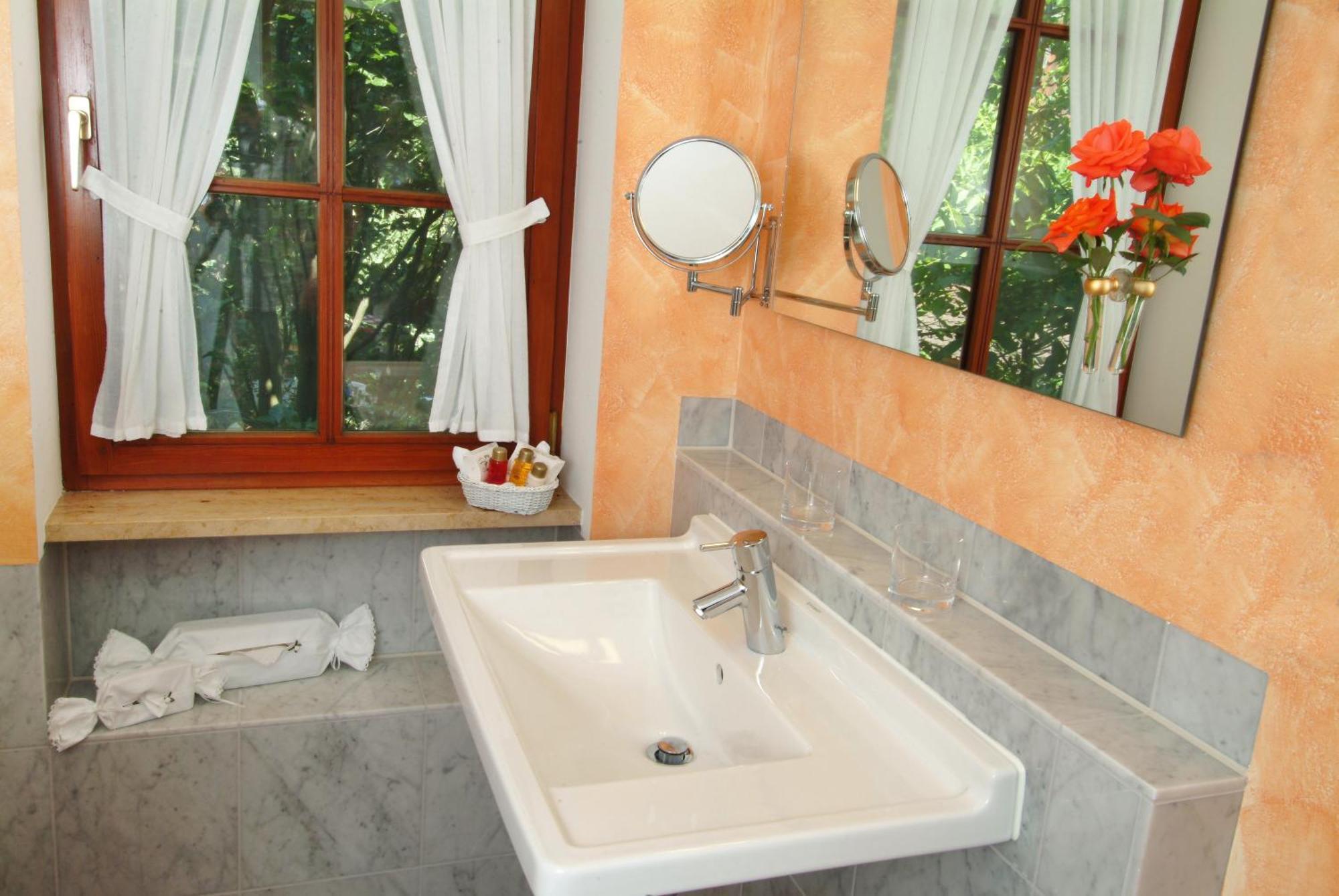 Hotel Leicht Biebelried Zewnętrze zdjęcie