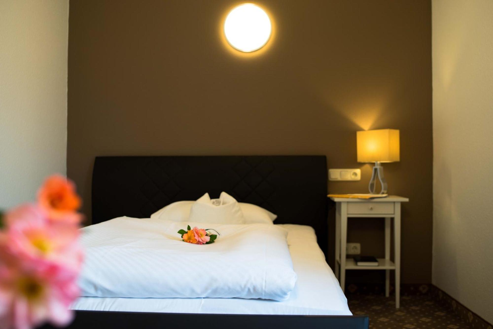 Hotel Leicht Biebelried Zewnętrze zdjęcie