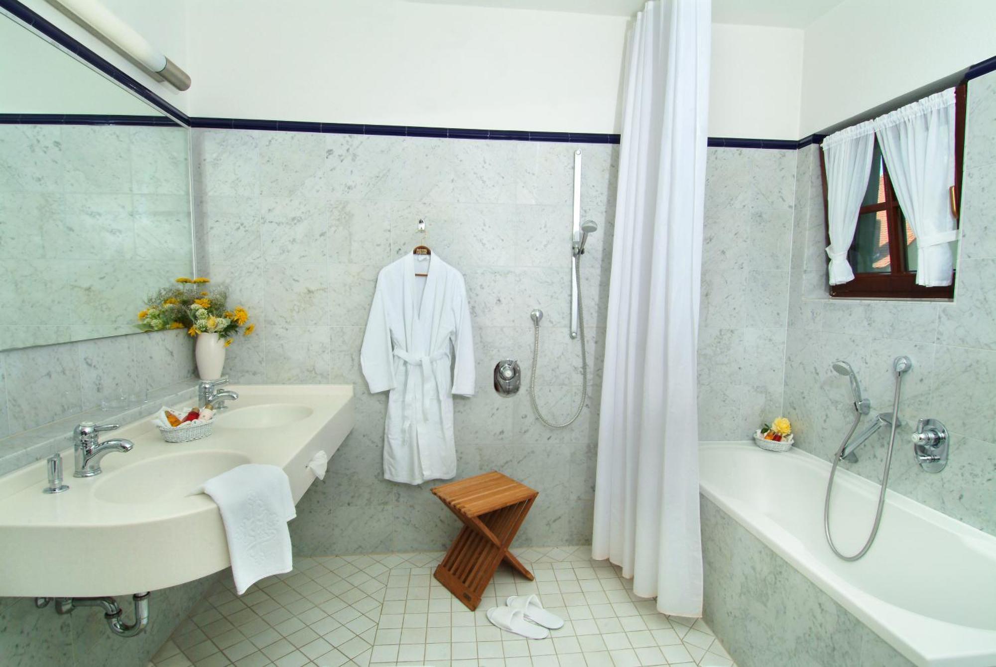 Hotel Leicht Biebelried Zewnętrze zdjęcie