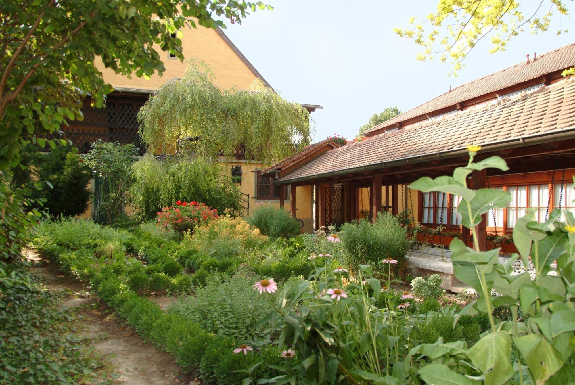 Hotel Leicht Biebelried Zewnętrze zdjęcie